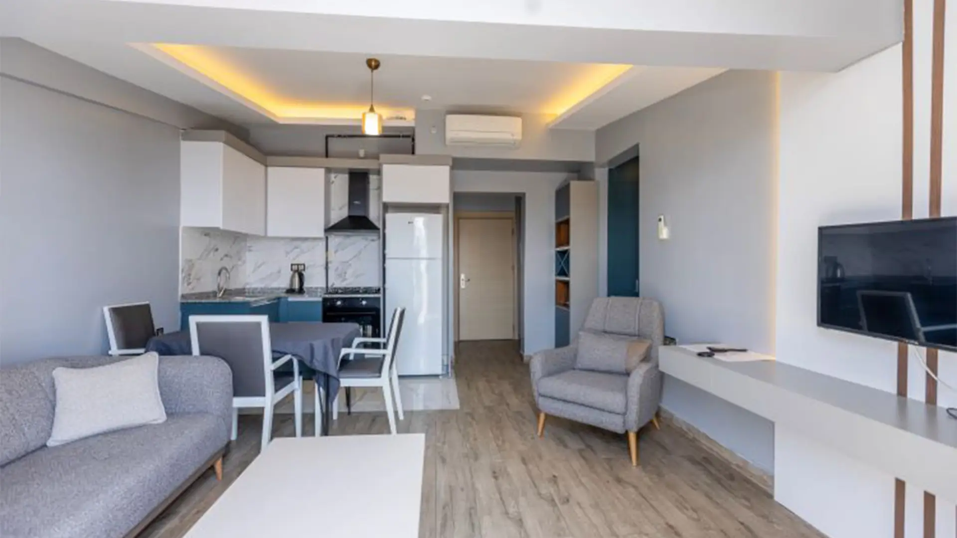Citrus Luna Hotel